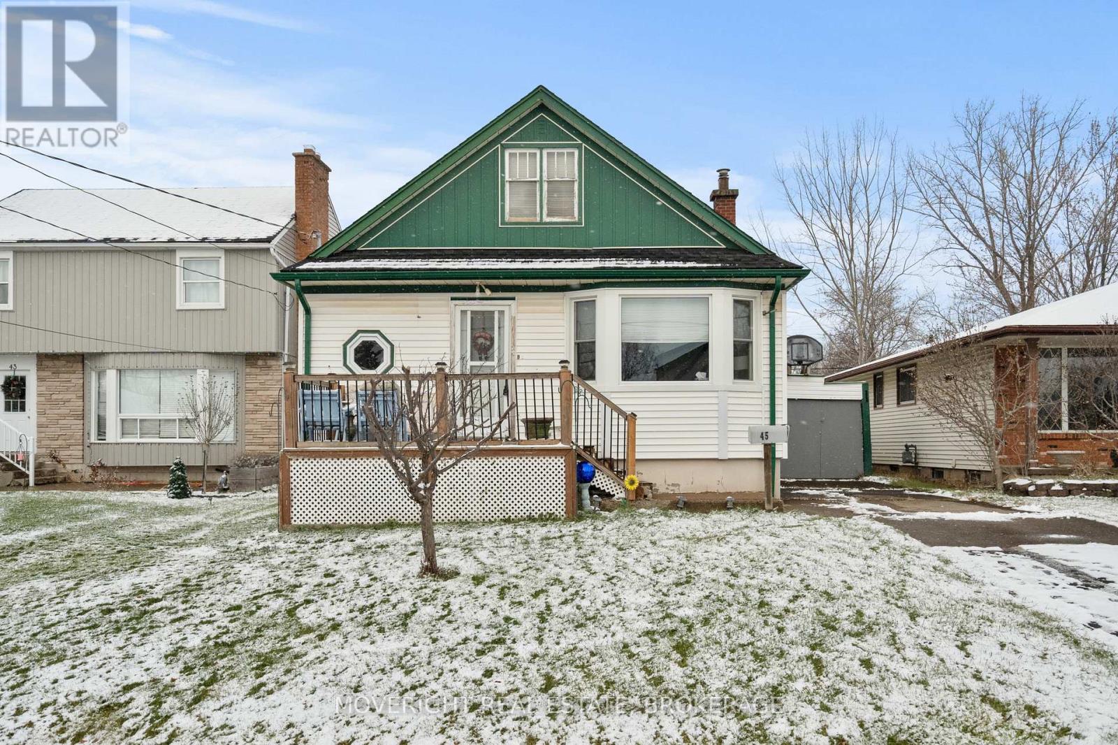 45 Bloomfield Avenue, St. Catharines, Ontario  L2P 1X2 - Photo 2 - X12612072