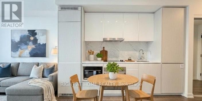 811 - 8 Interchange Way, Vaughan, Ontario  L4K 0P8 - Photo 8 - N12611506