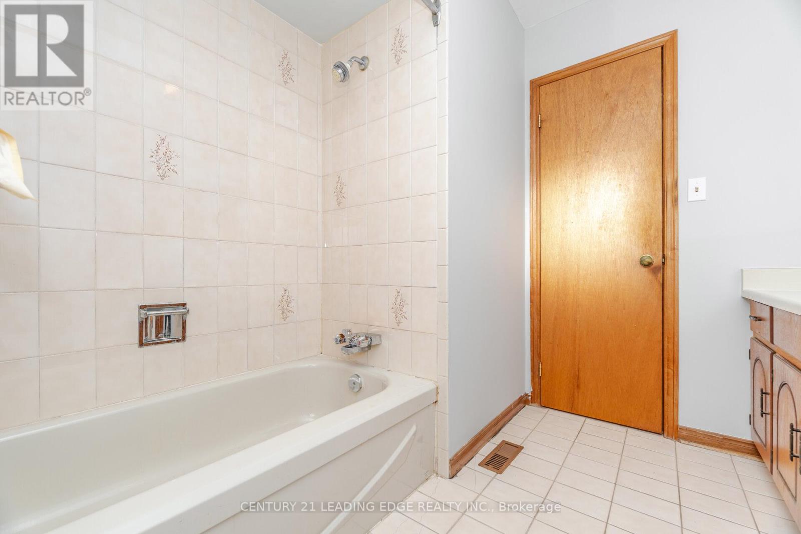 260 Old Orchard Circle, Oakville, Ontario L6H 4N7 - Photo 28 - W12610350