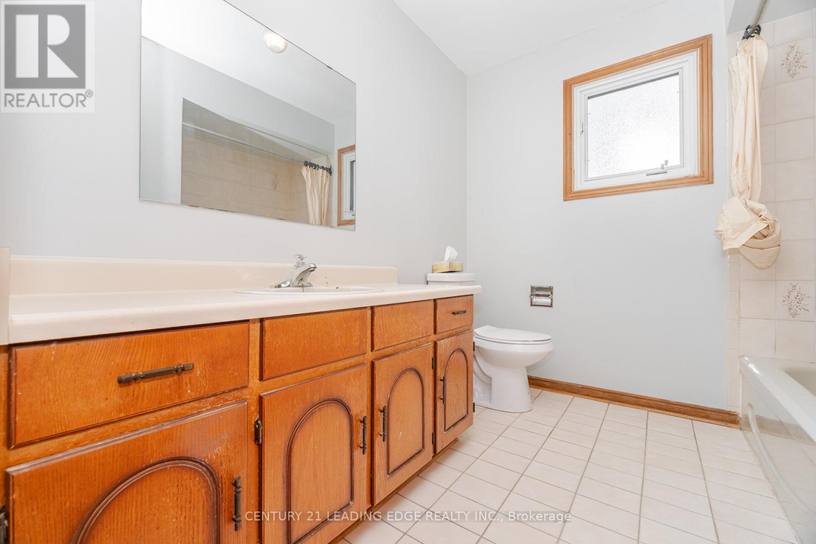 260 Old Orchard Circle, Oakville, Ontario L6H 4N7 - Photo 27 - W12610350