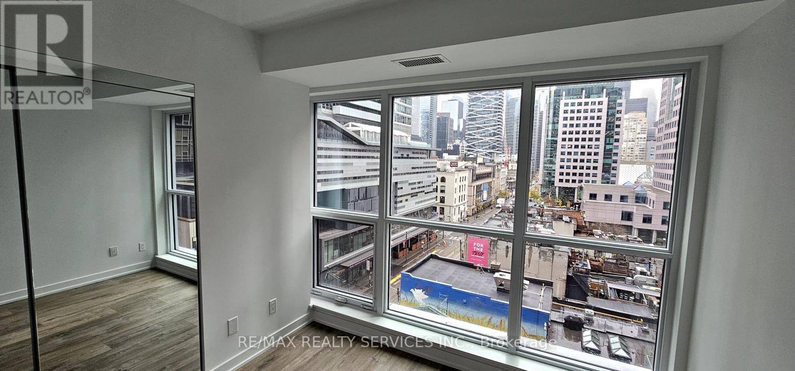 708 - 327 King Street, Toronto, Ontario  M5V 1J5 - Photo 9 - C12612044