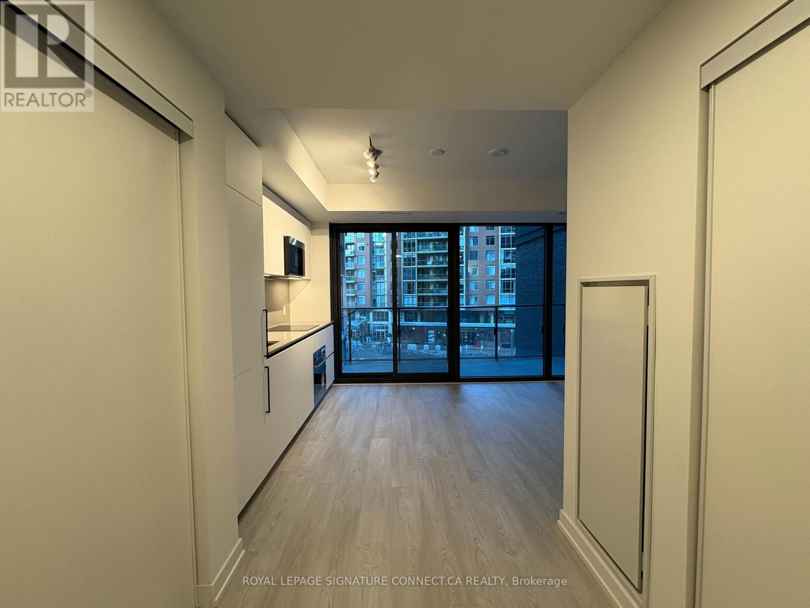 302 - 35 Parliament Street, Toronto, Ontario  M5A 1G1 - Photo 2 - C12612050