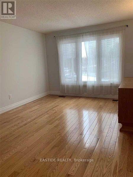 66 Seamist Crescent, Toronto, Ontario  M1V 3K4 - Photo 7 - E12612046