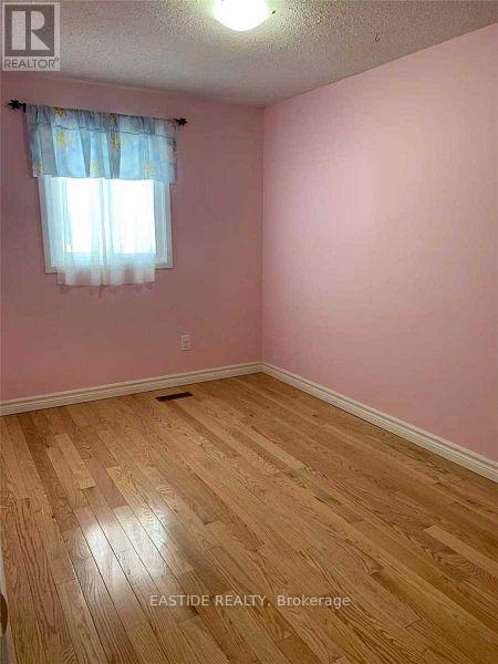 66 Seamist Crescent, Toronto, Ontario  M1V 3K4 - Photo 8 - E12612046