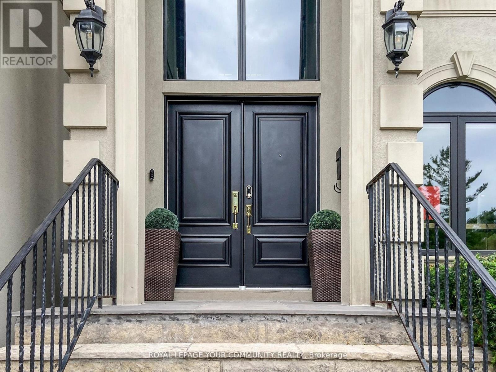 5 Trilogy Court, Richmond Hill, Ontario  L4C 0M4 - Photo 3 - N12612036