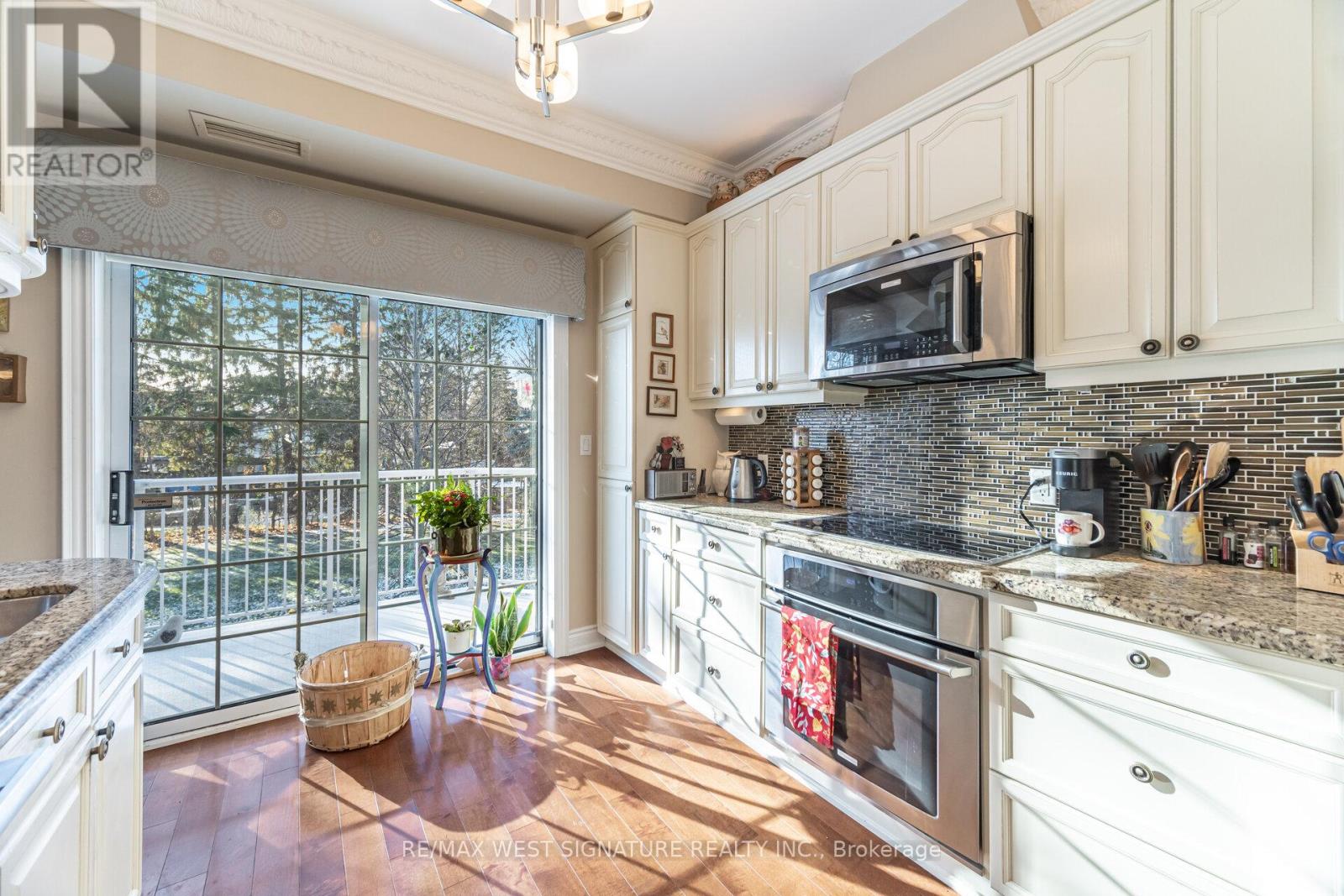 216 - 75 Treelawn Boulevard, Vaughan, Ontario  L0J 1C0 - Photo 10 - N12612064