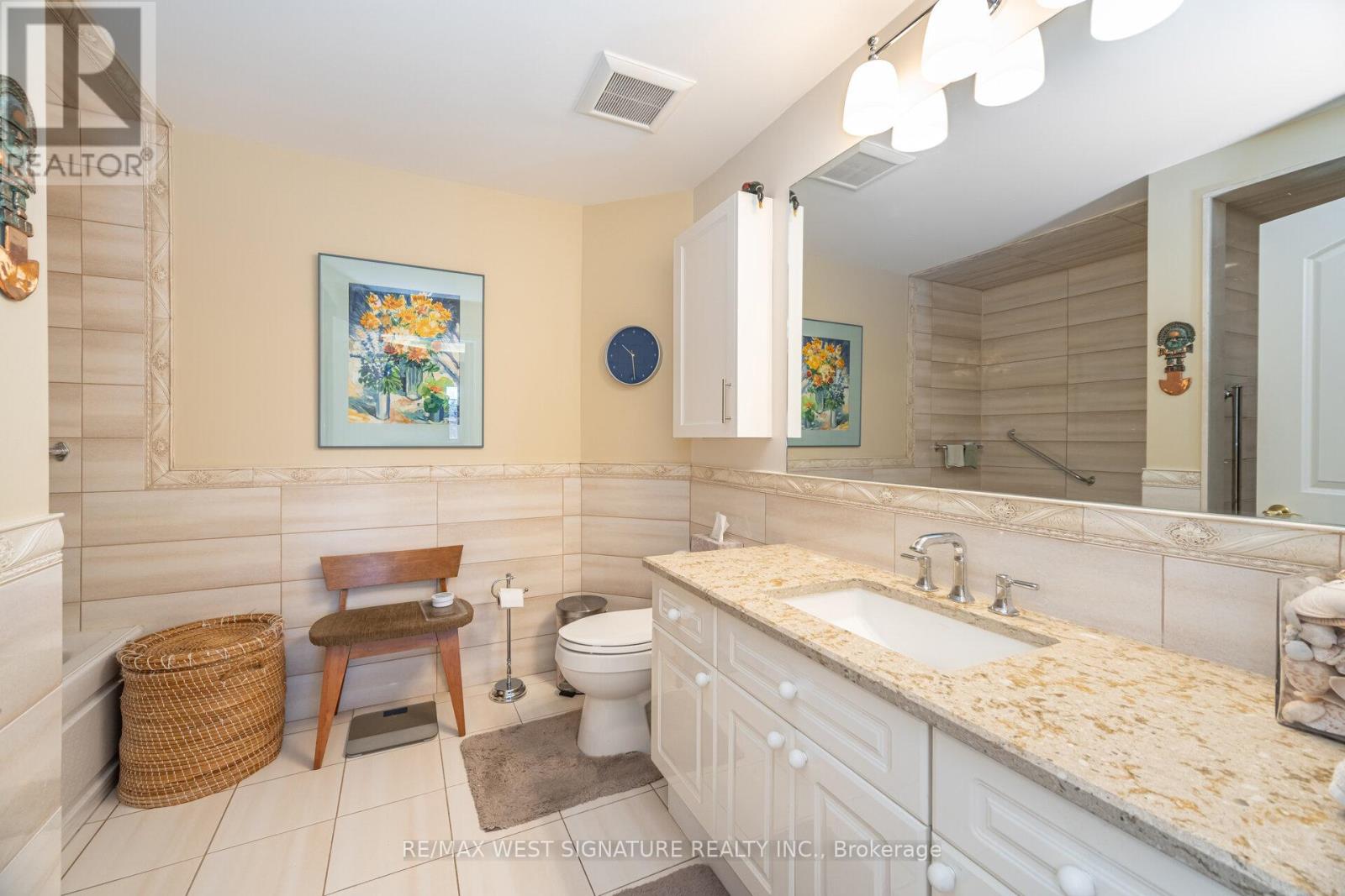 216 - 75 Treelawn Boulevard, Vaughan, Ontario  L0J 1C0 - Photo 17 - N12612064