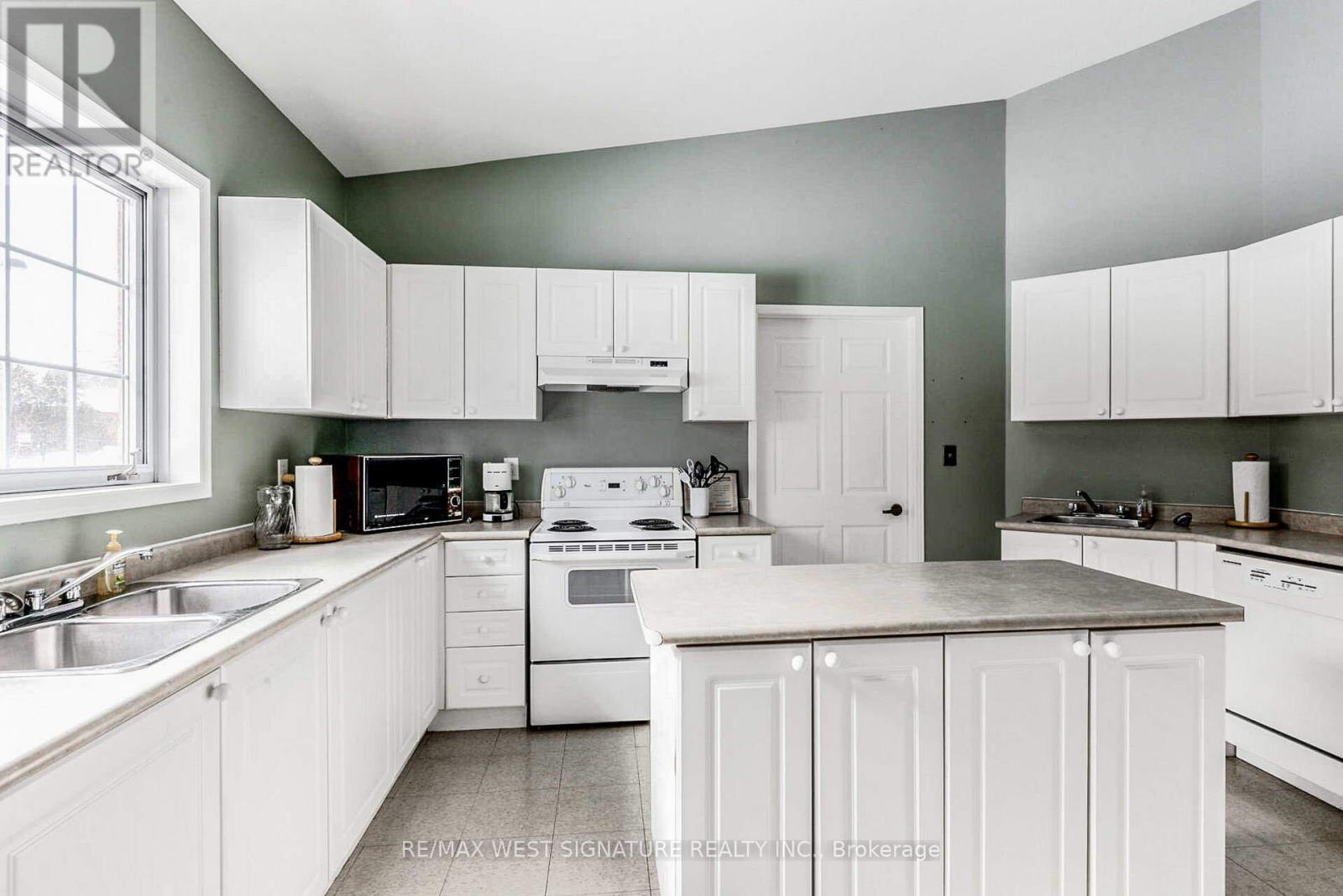 216 - 75 Treelawn Boulevard, Vaughan, Ontario  L0J 1C0 - Photo 28 - N12612064