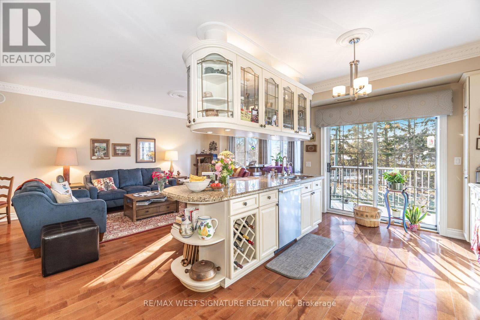 216 - 75 Treelawn Boulevard, Vaughan, Ontario  L0J 1C0 - Photo 8 - N12612064