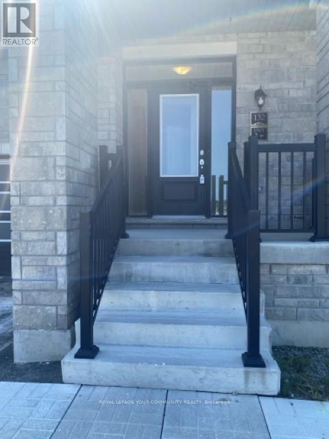 132 Nottingham Road, Barrie, Ontario  L9J 0L5 - Photo 2 - S12612004