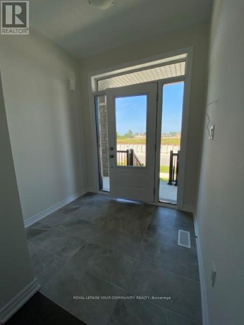 132 Nottingham Road, Barrie, Ontario  L9J 0L5 - Photo 3 - S12612004