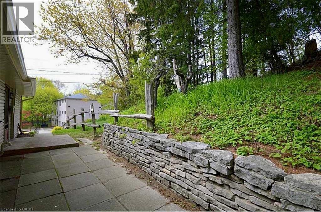 6 Begue Street, Dundas, Ontario  L9H 2N2 - Photo 4 - 40786972