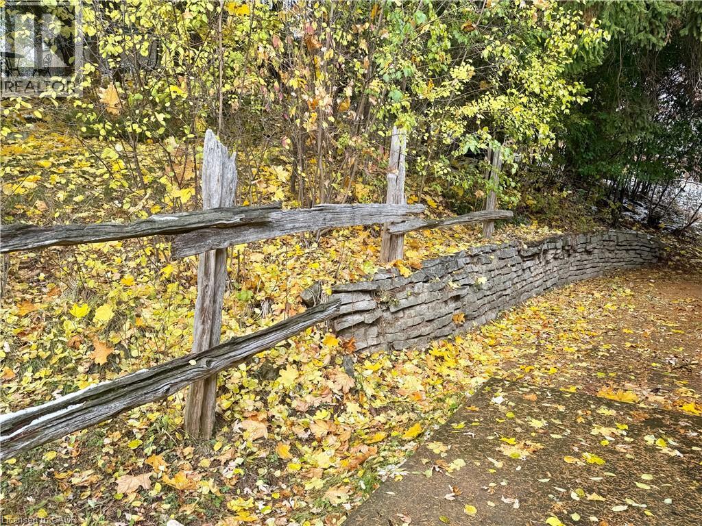 6 Begue Street, Dundas, Ontario  L9H 2N2 - Photo 6 - 40786972