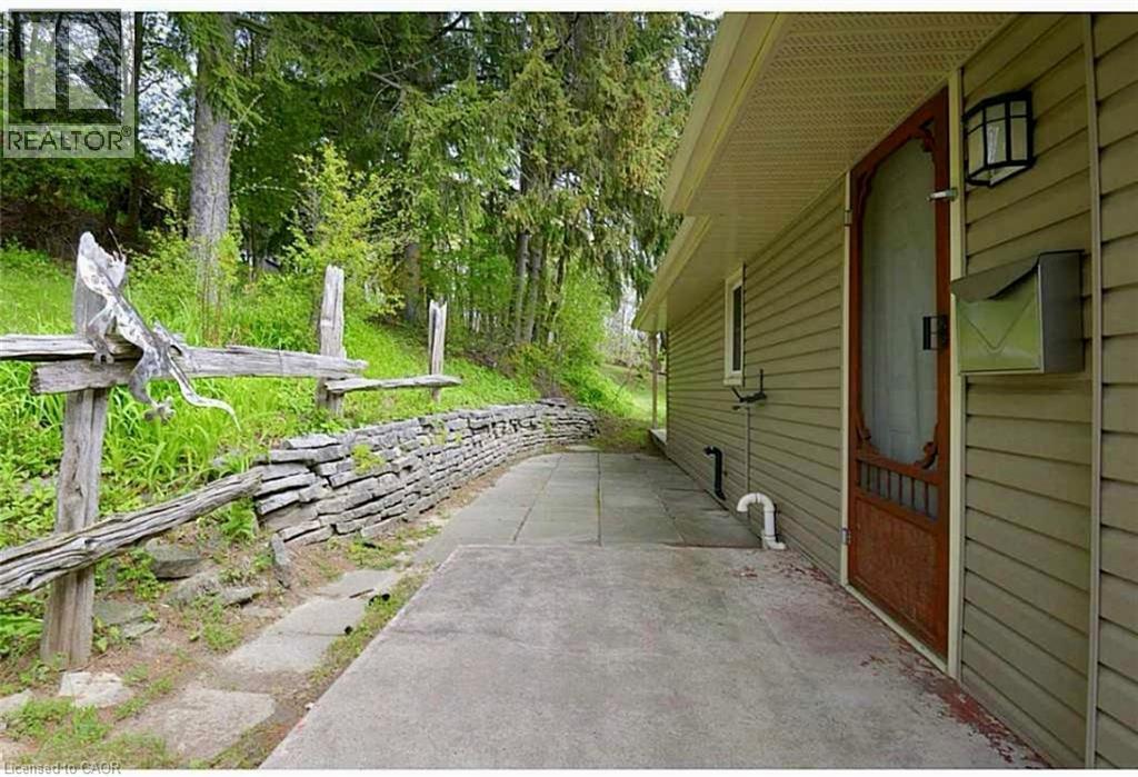 6 Begue Street, Dundas, Ontario  L9H 2N2 - Photo 3 - 40786972