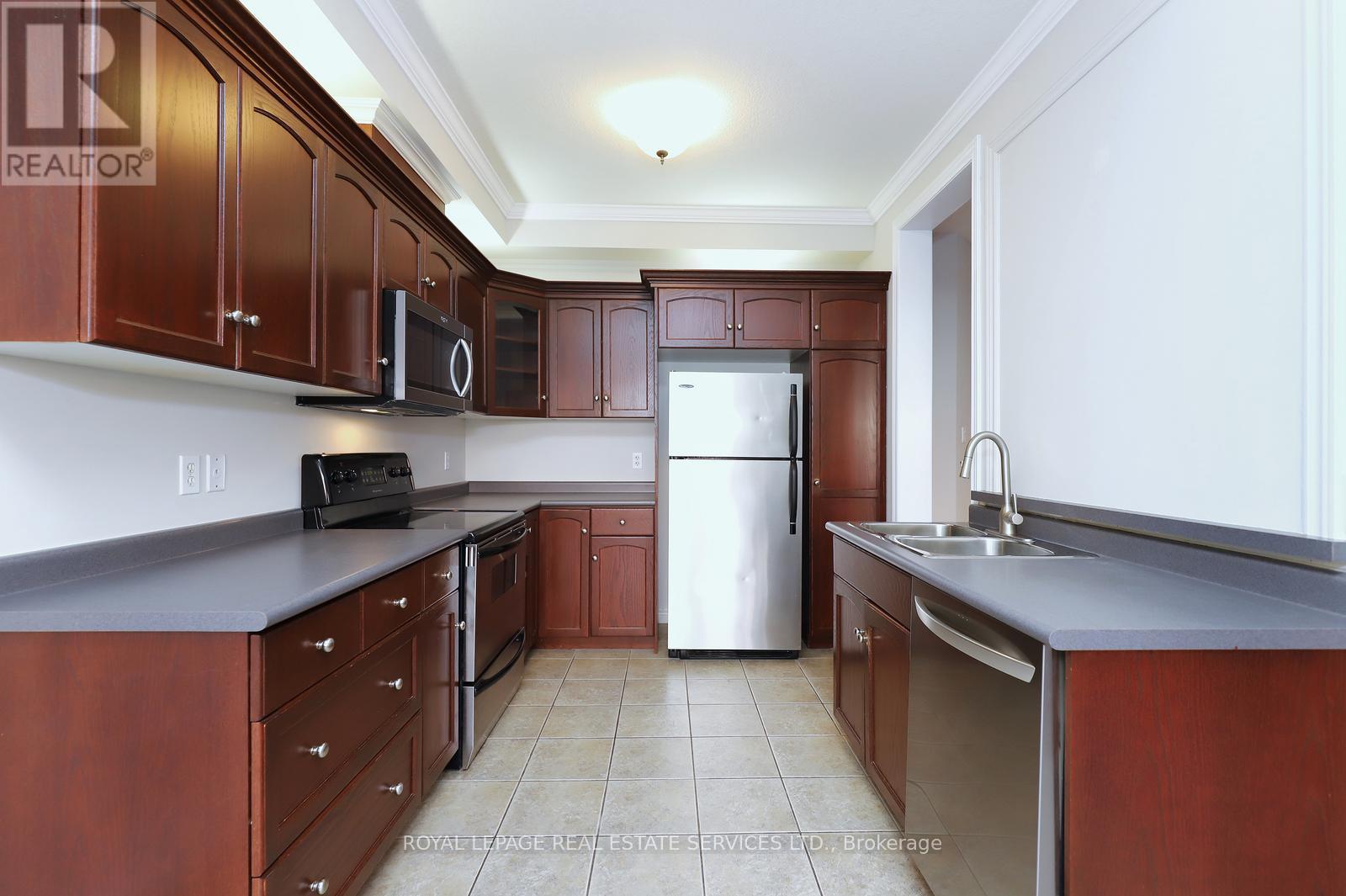 5229 Autumn Harvest Way, Burlington, Ontario  L7L 7J5 - Photo 11 - W12612038