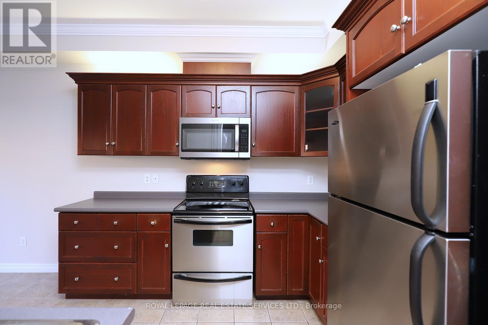 5229 Autumn Harvest Way, Burlington, Ontario  L7L 7J5 - Photo 13 - W12612038