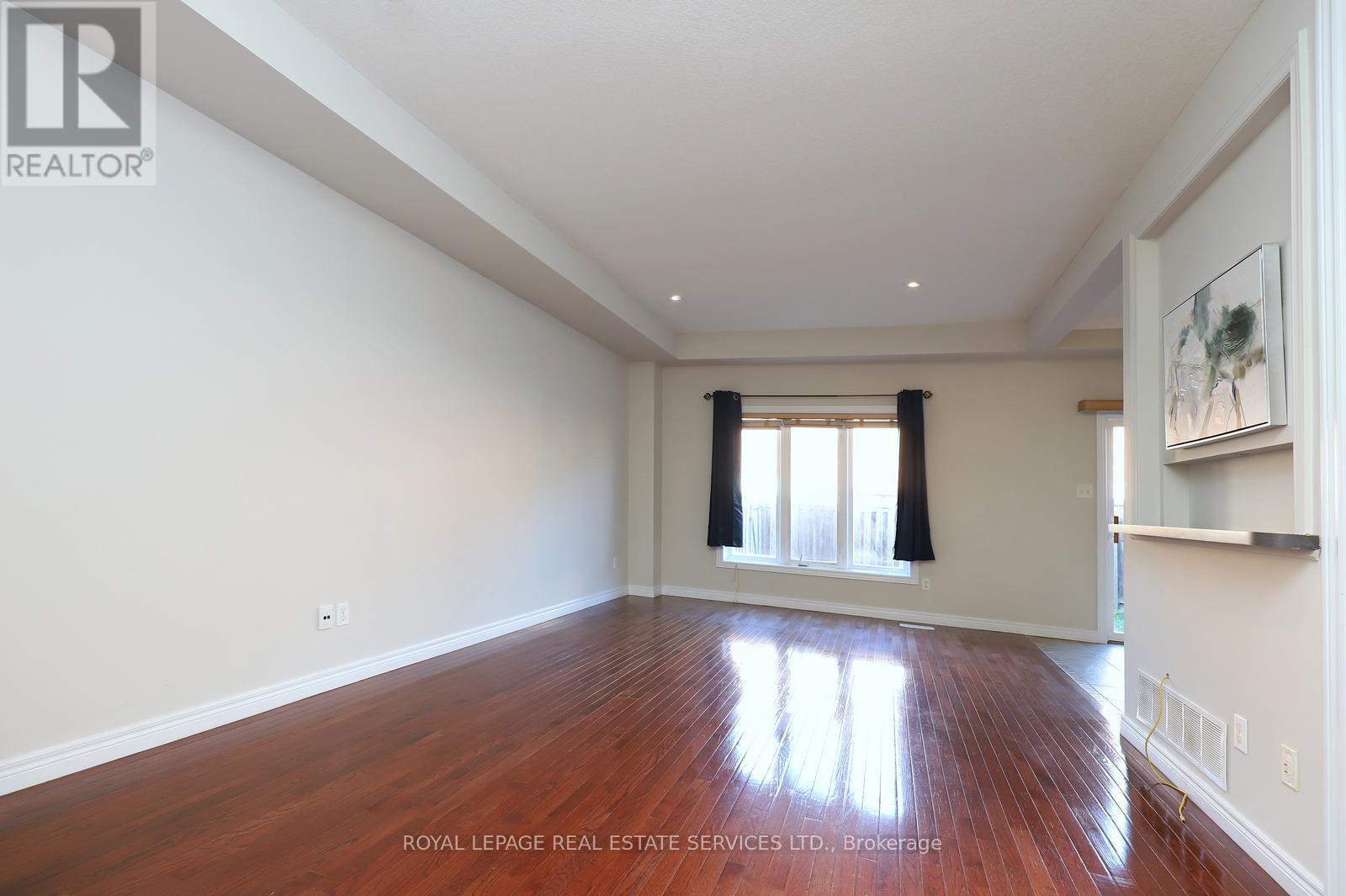 5229 Autumn Harvest Way, Burlington, Ontario  L7L 7J5 - Photo 6 - W12612038