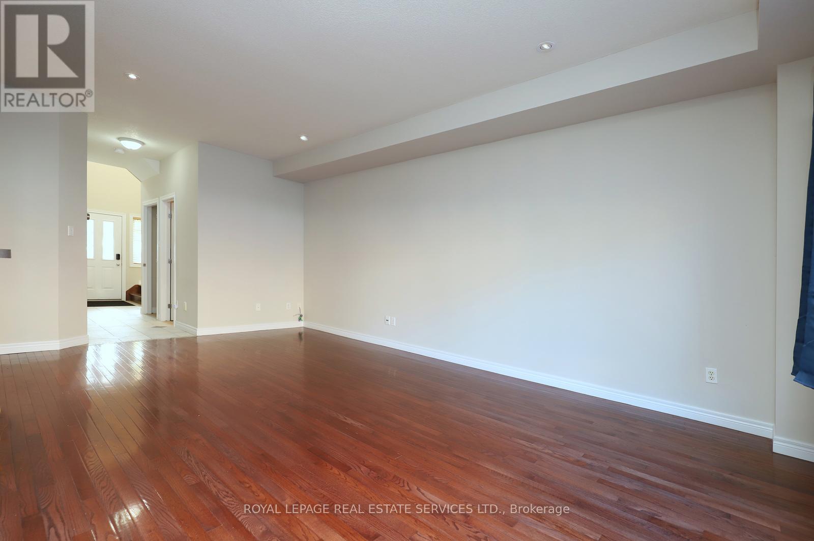 5229 Autumn Harvest Way, Burlington, Ontario  L7L 7J5 - Photo 7 - W12612038