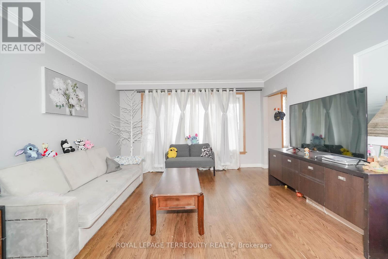 Upper - 95 Stanley Road, Toronto, Ontario  M3N 1C3 - Photo 12 - W12612040