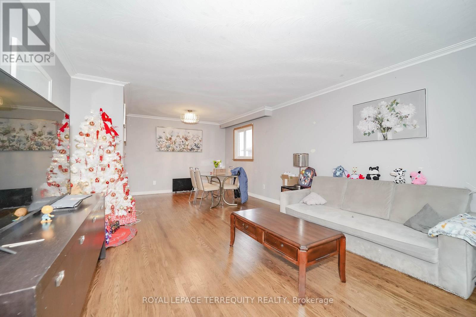 Upper - 95 Stanley Road, Toronto, Ontario  M3N 1C3 - Photo 14 - W12612040