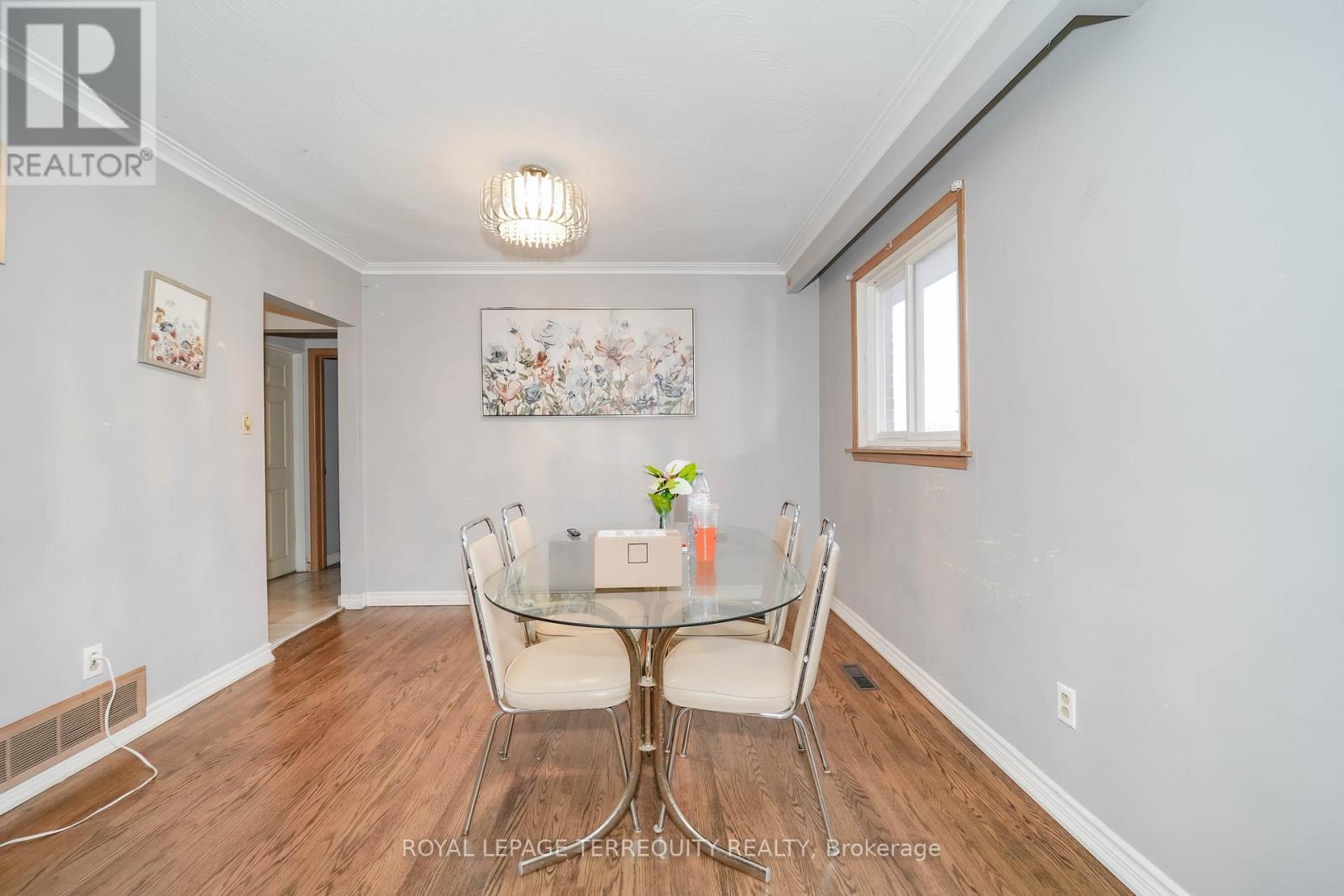 Upper - 95 Stanley Road, Toronto, Ontario  M3N 1C3 - Photo 20 - W12612040