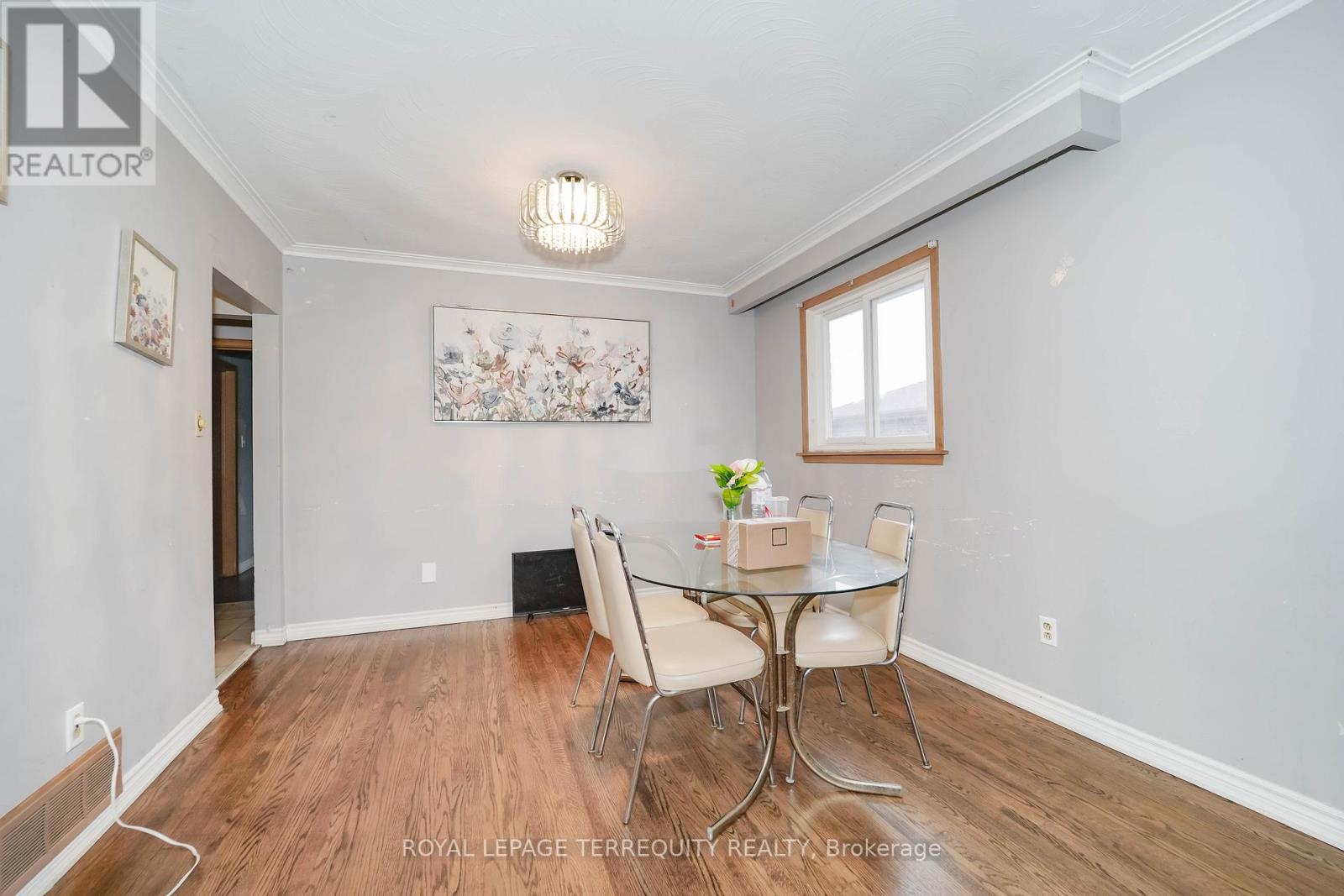 Upper - 95 Stanley Road, Toronto, Ontario  M3N 1C3 - Photo 21 - W12612040