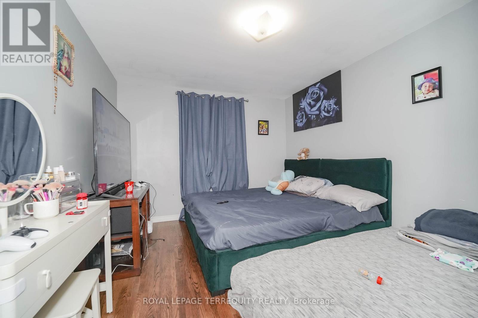 Upper - 95 Stanley Road, Toronto, Ontario  M3N 1C3 - Photo 26 - W12612040