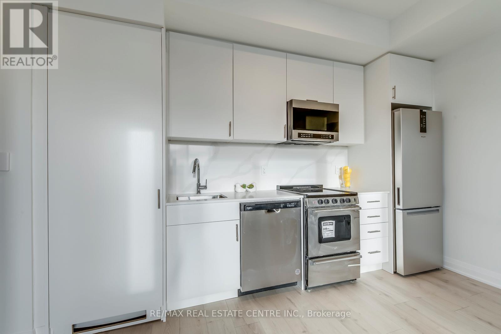 217 - 412 Silver Maple Road, Oakville, Ontario  L6H 7X8 - Photo 10 - W12612054