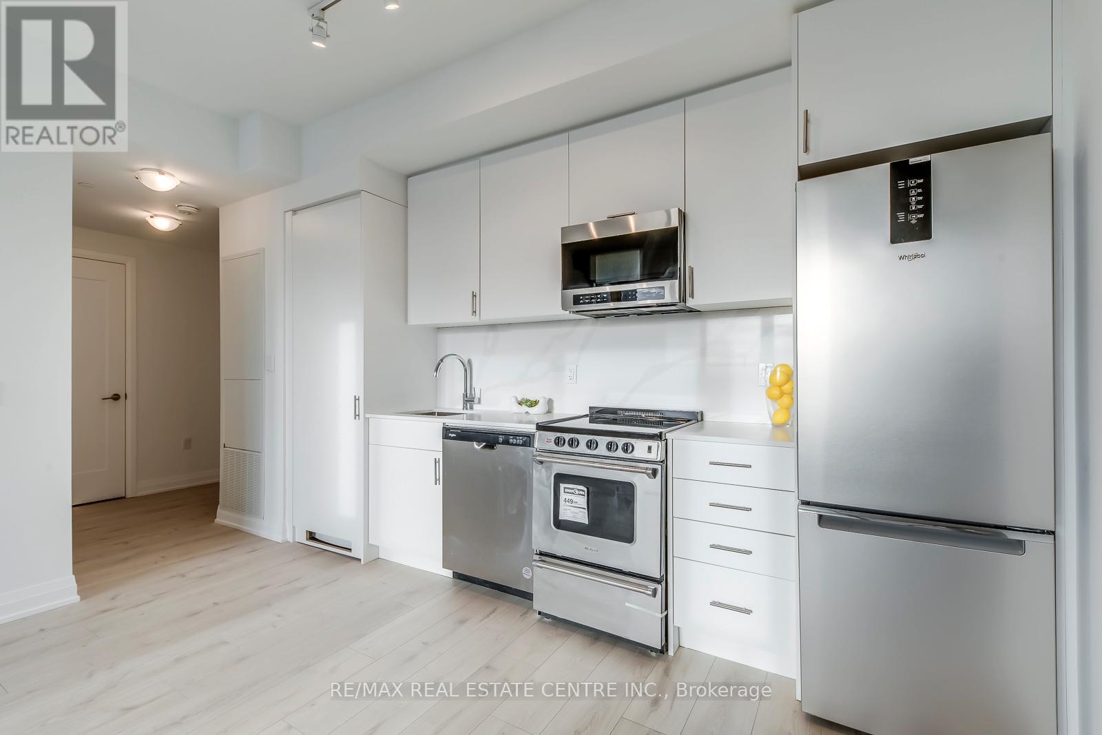 217 - 412 Silver Maple Road, Oakville, Ontario  L6H 7X8 - Photo 11 - W12612054