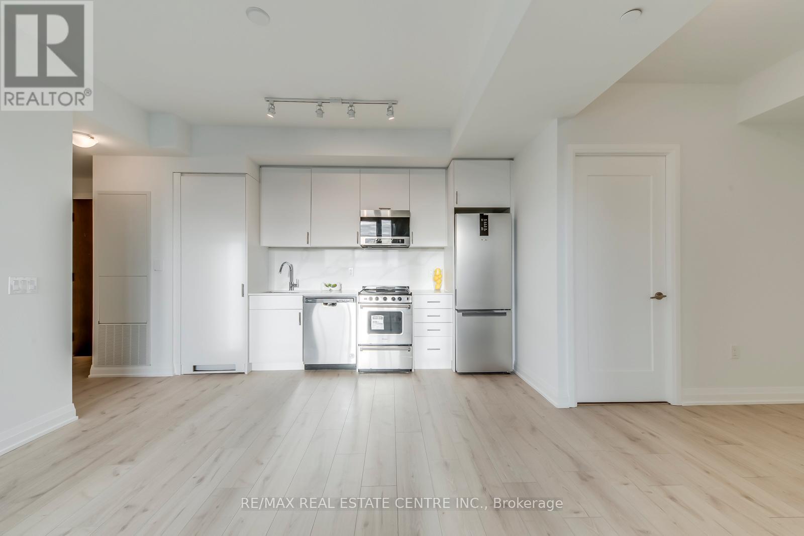 217 - 412 Silver Maple Road, Oakville, Ontario  L6H 7X8 - Photo 12 - W12612054