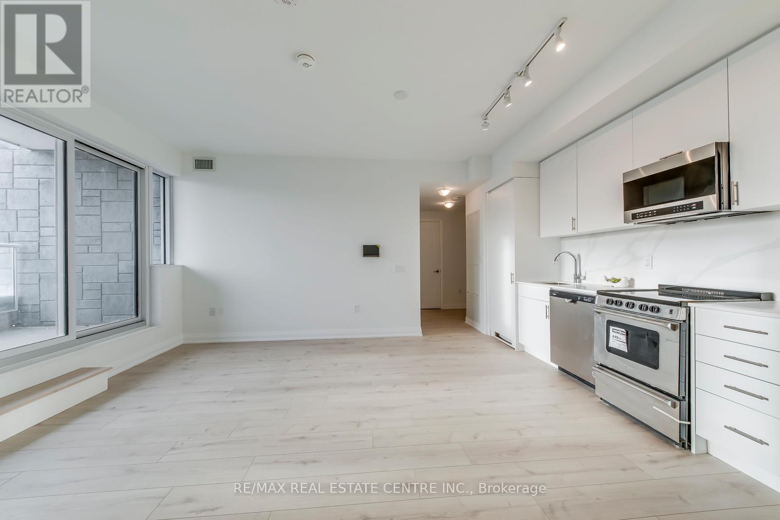 217 - 412 Silver Maple Road, Oakville, Ontario  L6H 7X8 - Photo 17 - W12612054