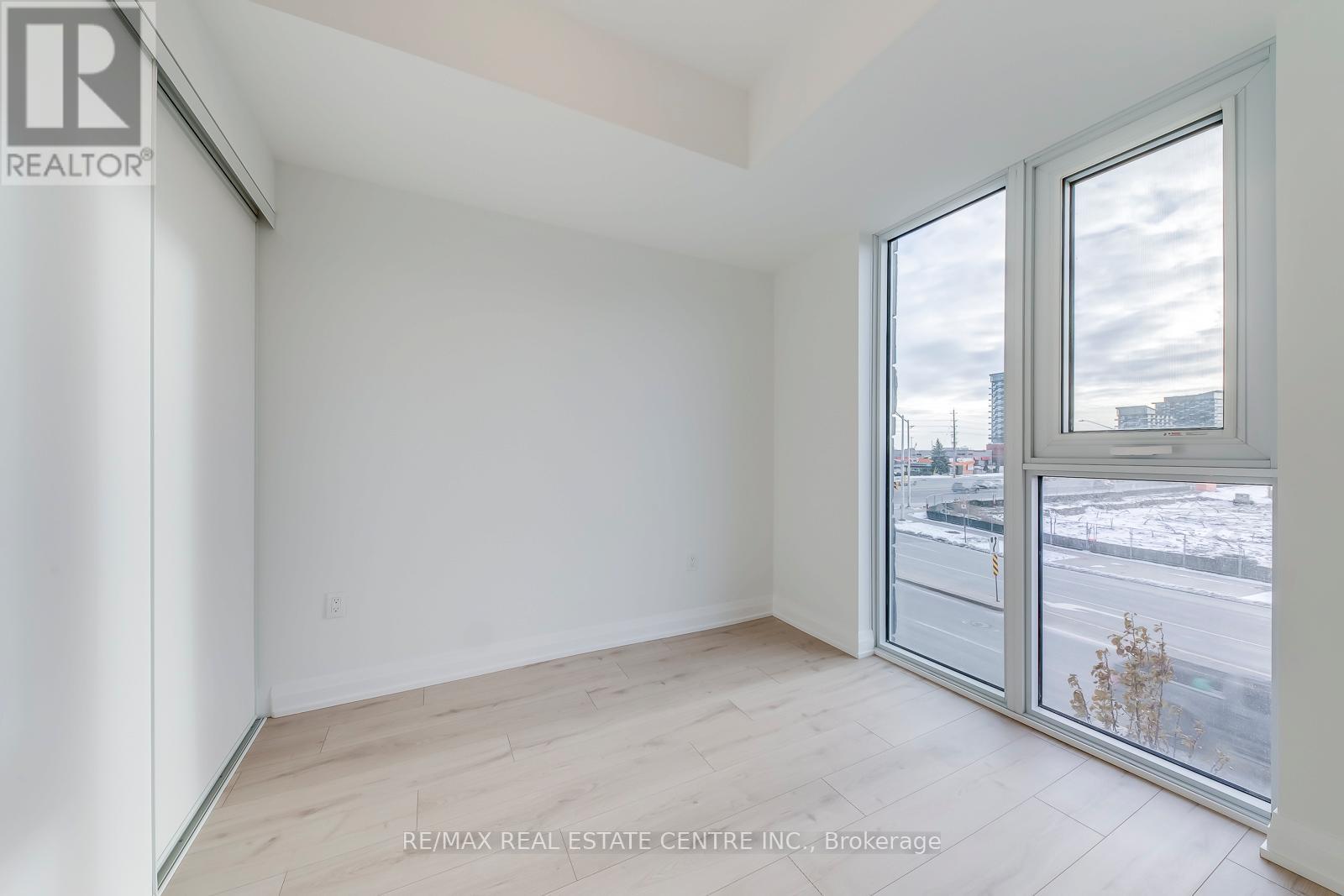 217 - 412 Silver Maple Road, Oakville, Ontario  L6H 7X8 - Photo 27 - W12612054