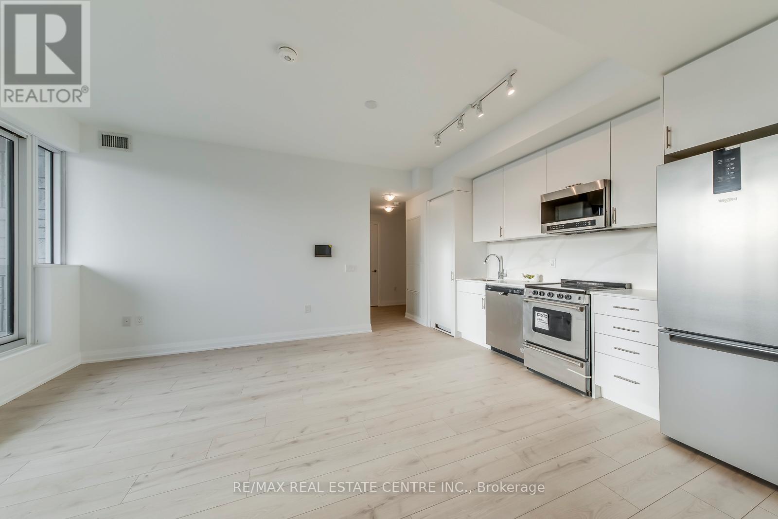 217 - 412 Silver Maple Road, Oakville, Ontario  L6H 7X8 - Photo 8 - W12612054