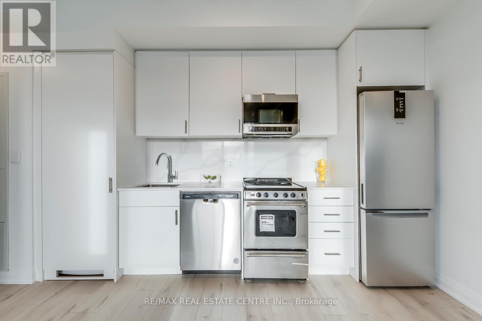 217 - 412 Silver Maple Road, Oakville, Ontario  L6H 7X8 - Photo 9 - W12612054