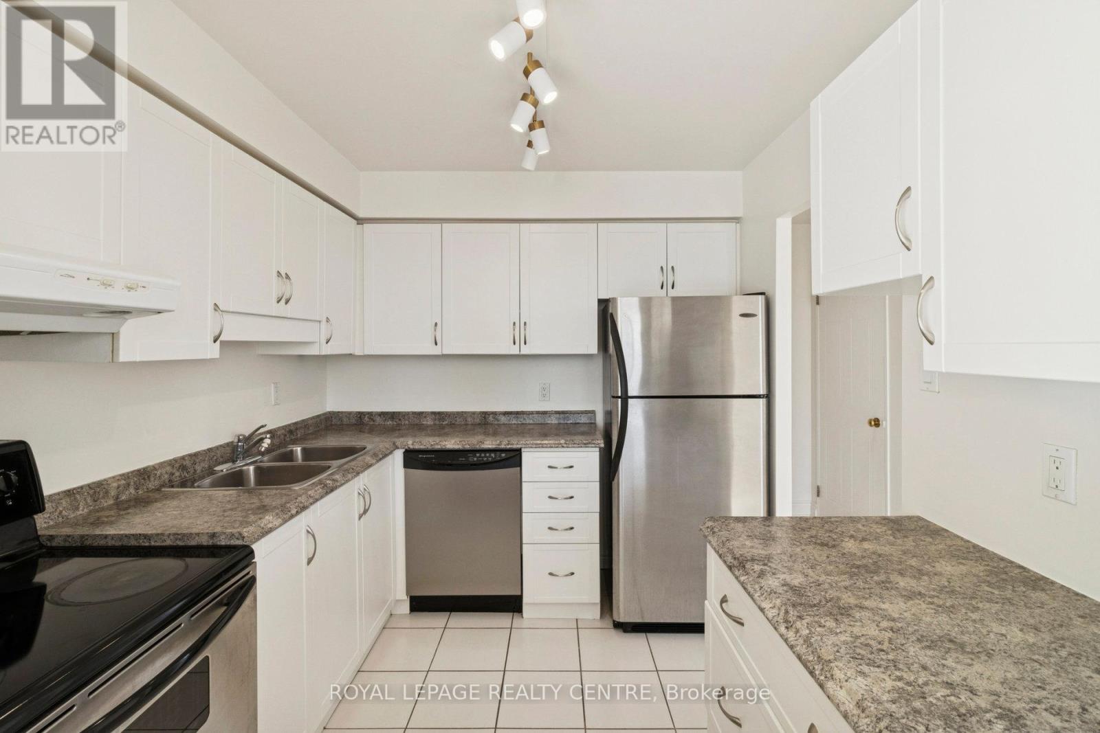 510 - 1110 Walden Circle, Mississauga, Ontario  L5J 4R3 - Photo 8 - W12612066