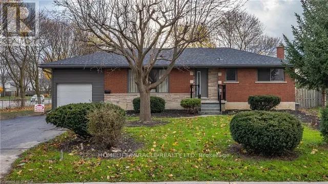 43 PATTERSON AVENUE, Brantford, Ontario