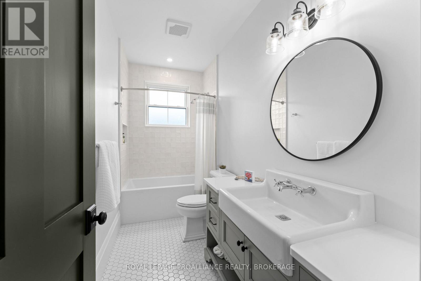 514 Caton Road, Loyalist, Ontario  K0H 1G0 - Photo 33 - X12485311