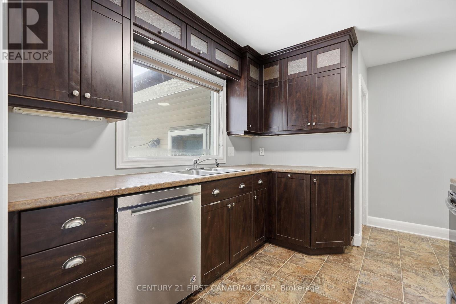 465 Boler Road, London South, Ontario  N6K 2K8 - Photo 12 - X12612194