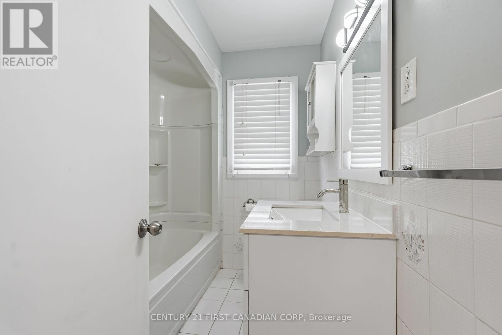 465 Boler Road, London South, Ontario  N6K 2K8 - Photo 20 - X12612194