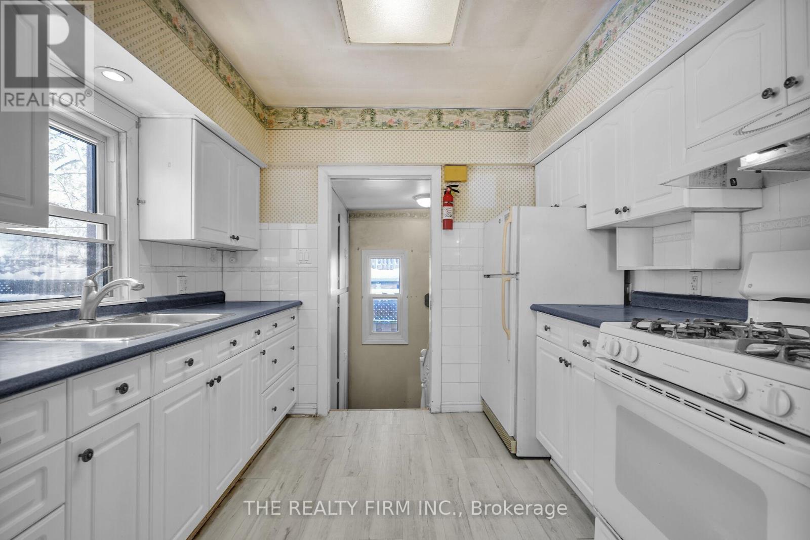 64 Mackay Avenue, London South, Ontario  N6J 2V5 - Photo 19 - X12612214