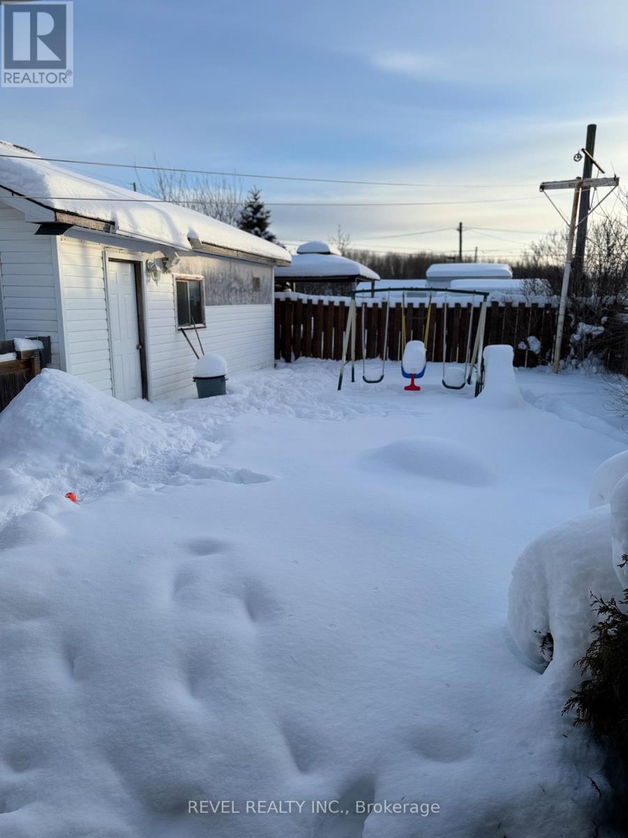 351 Commercial Avenue, Timmins (Ts - Sw), Ontario  P4N 2X8 - Photo 2 - T12612196