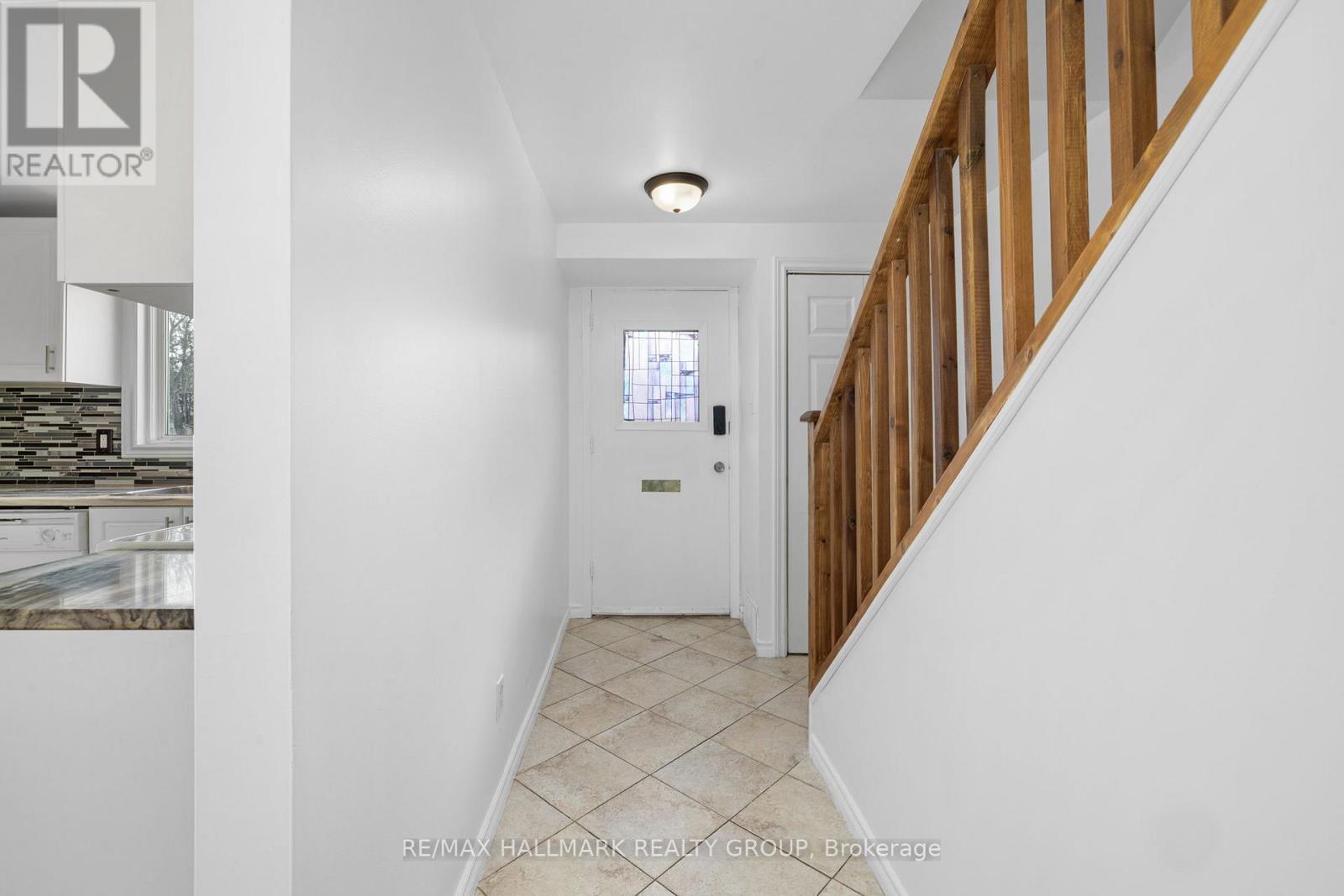 C - 1458 Heatherington Road, Ottawa, Ontario  K1V 6S1 - Photo 4 - X12612146