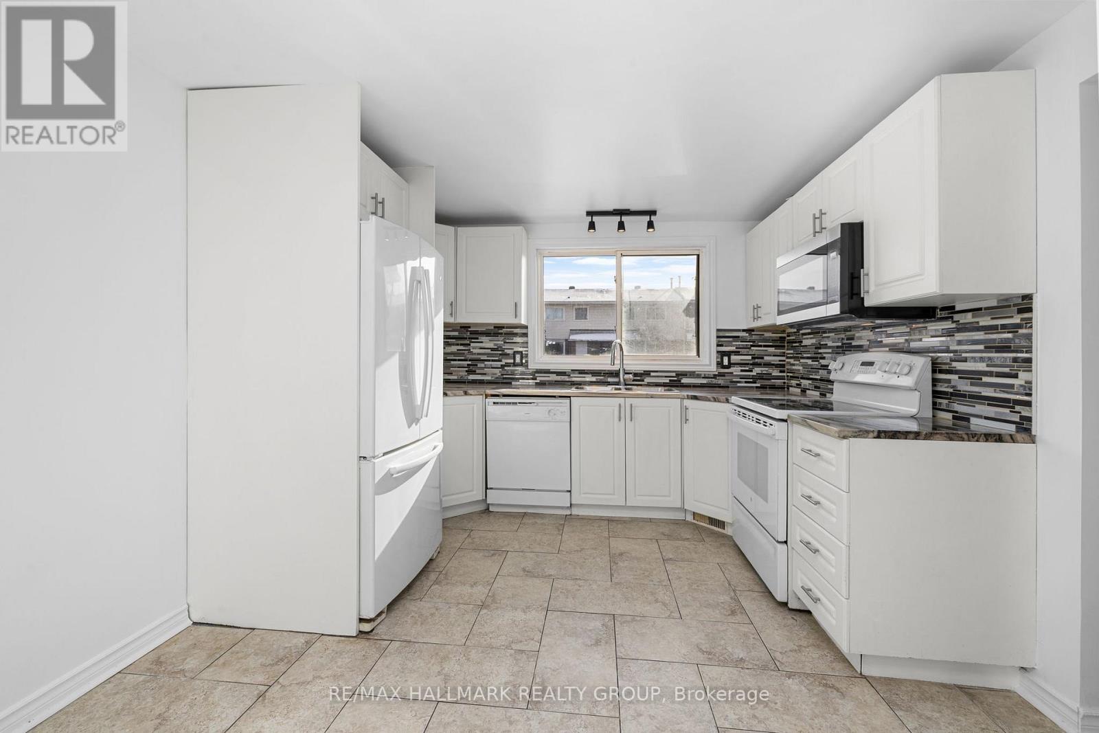 C - 1458 Heatherington Road, Ottawa, Ontario  K1V 6S1 - Photo 7 - X12612146