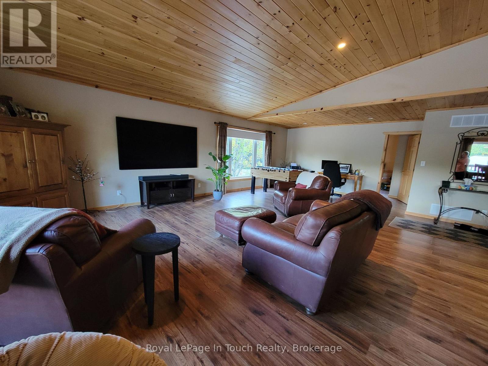 5631 Upper Big Chute Road, Severn, Ontario  L0K 1E0 - Photo 5 - S12612244