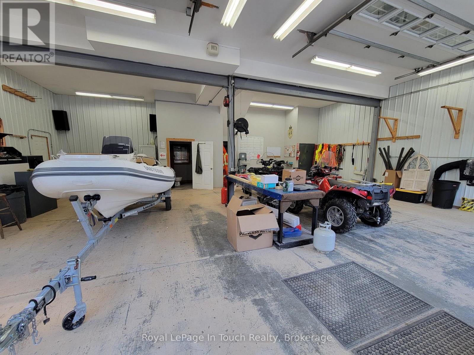 5631 Upper Big Chute Road, Severn, Ontario  L0K 1E0 - Photo 8 - S12612244