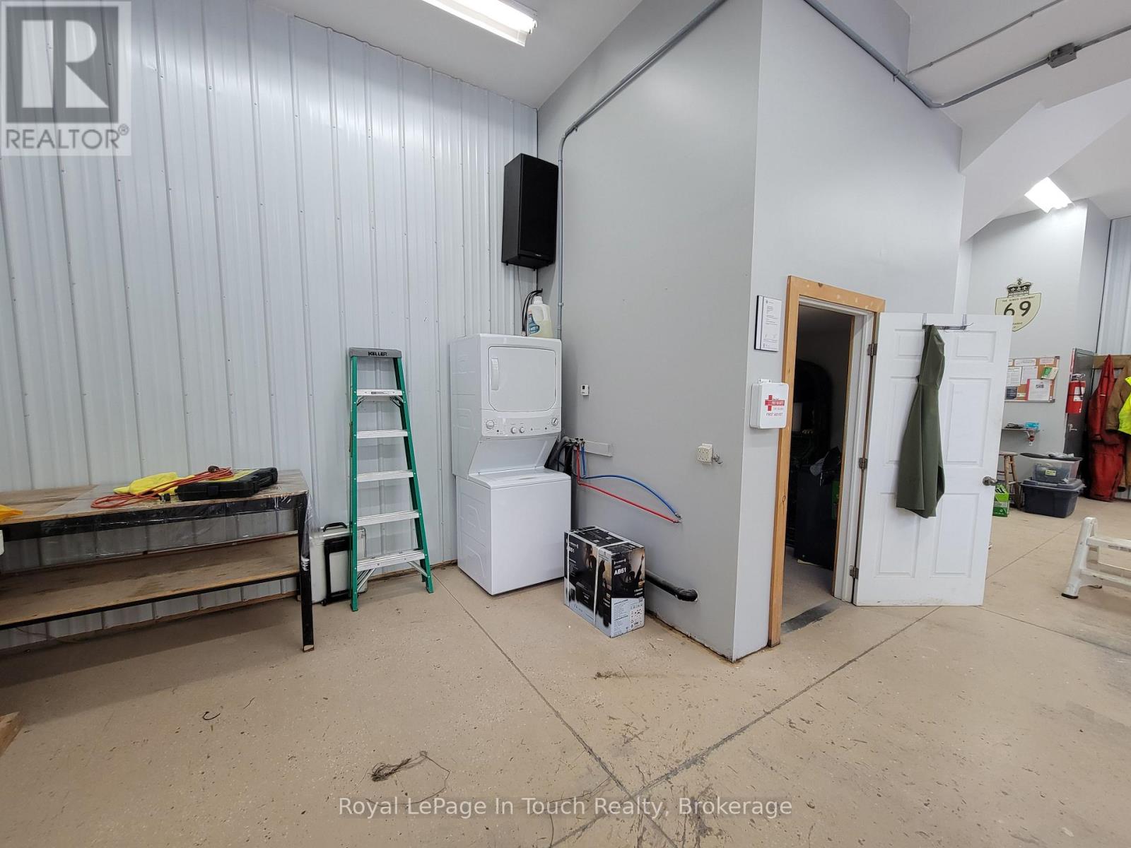 5631 Upper Big Chute Road, Severn, Ontario  L0K 1E0 - Photo 9 - S12612244