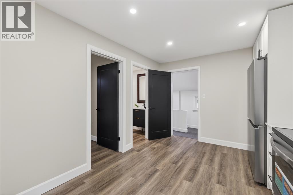 Photo 9 of 32 for 7 Forbes Street