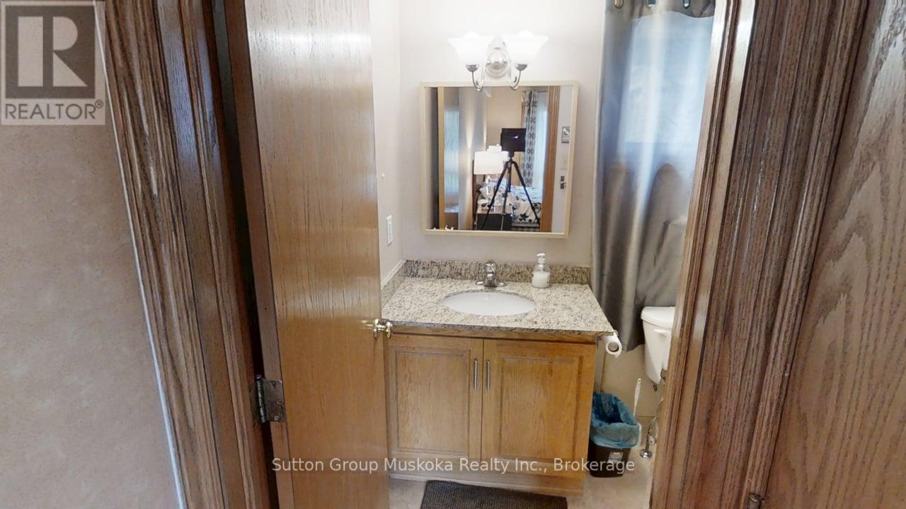 27-202 Golfview - Deerhurst Drive, Huntsville (Chaffey), Ontario  P1H 2E8 - Photo 10 - X12612128