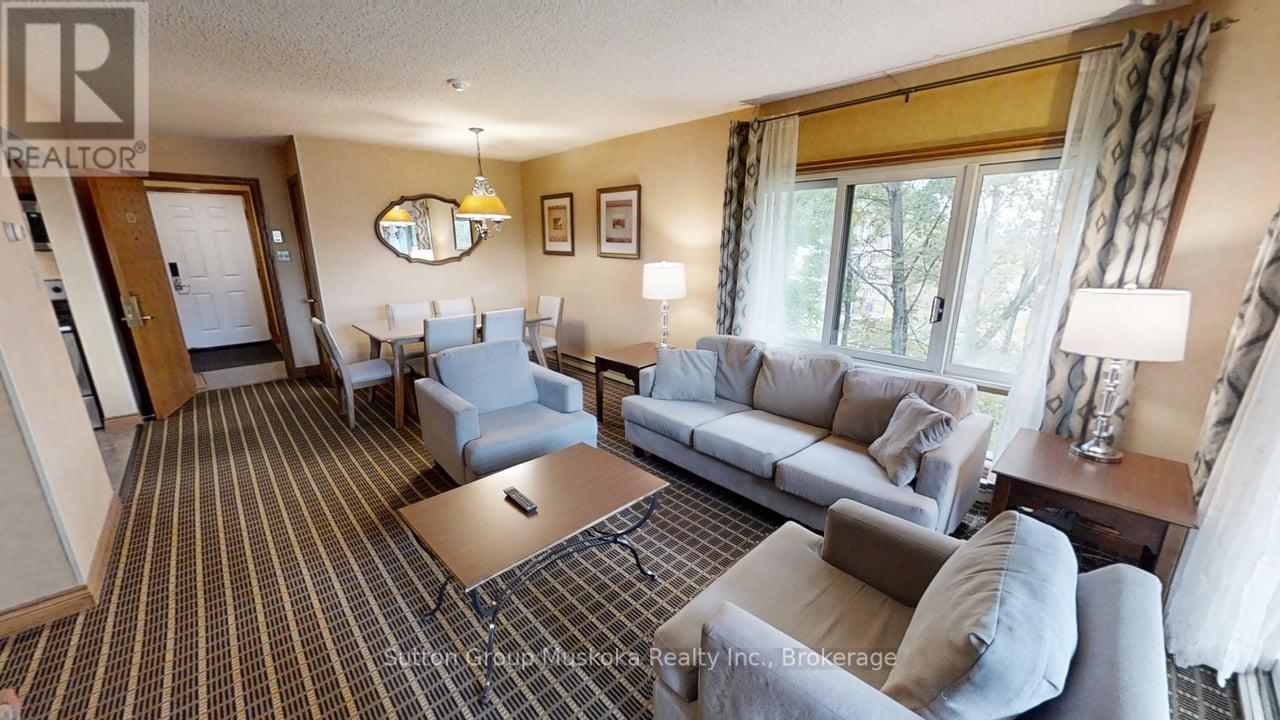 27-202 Golfview - Deerhurst Drive, Huntsville (Chaffey), Ontario  P1H 2E8 - Photo 3 - X12612128