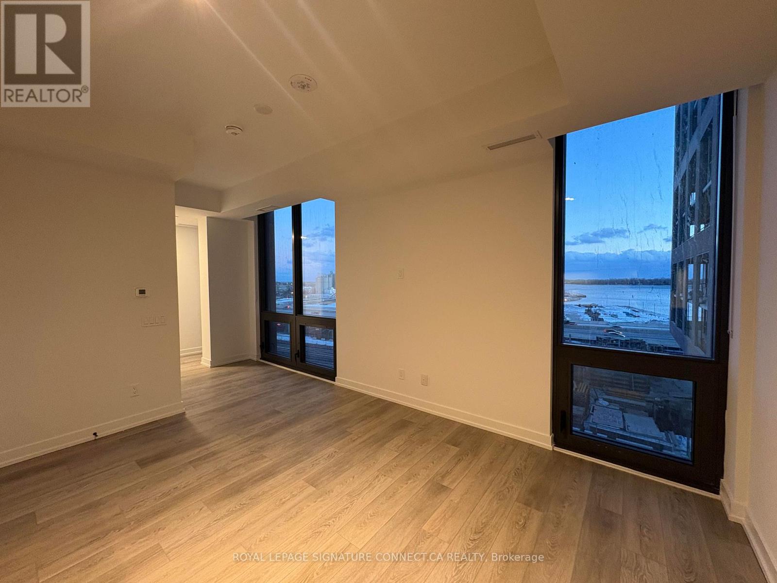 911 - 35 PARLIMENT STREET, Toronto, Ontario